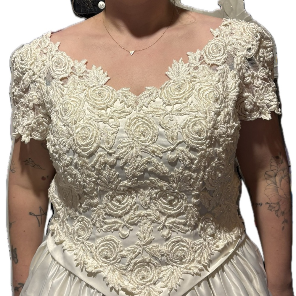 Ivory Lace Bodice Wedding Dress